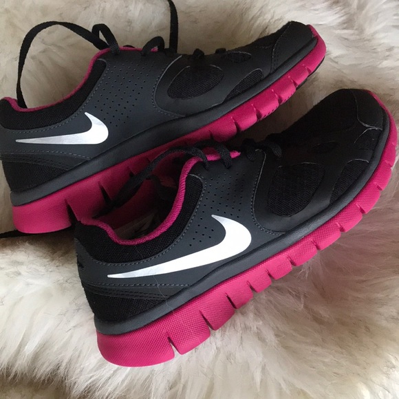 ladies running shoes size 6